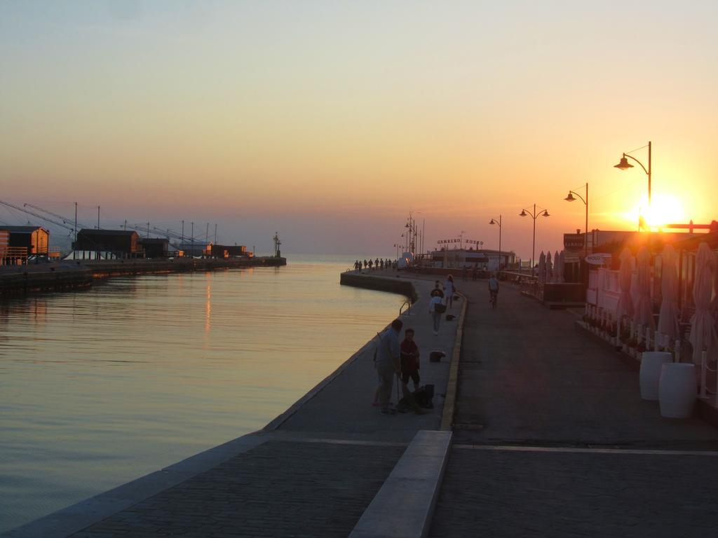 Hotel Costaverde Cesenatico Exteriör bild