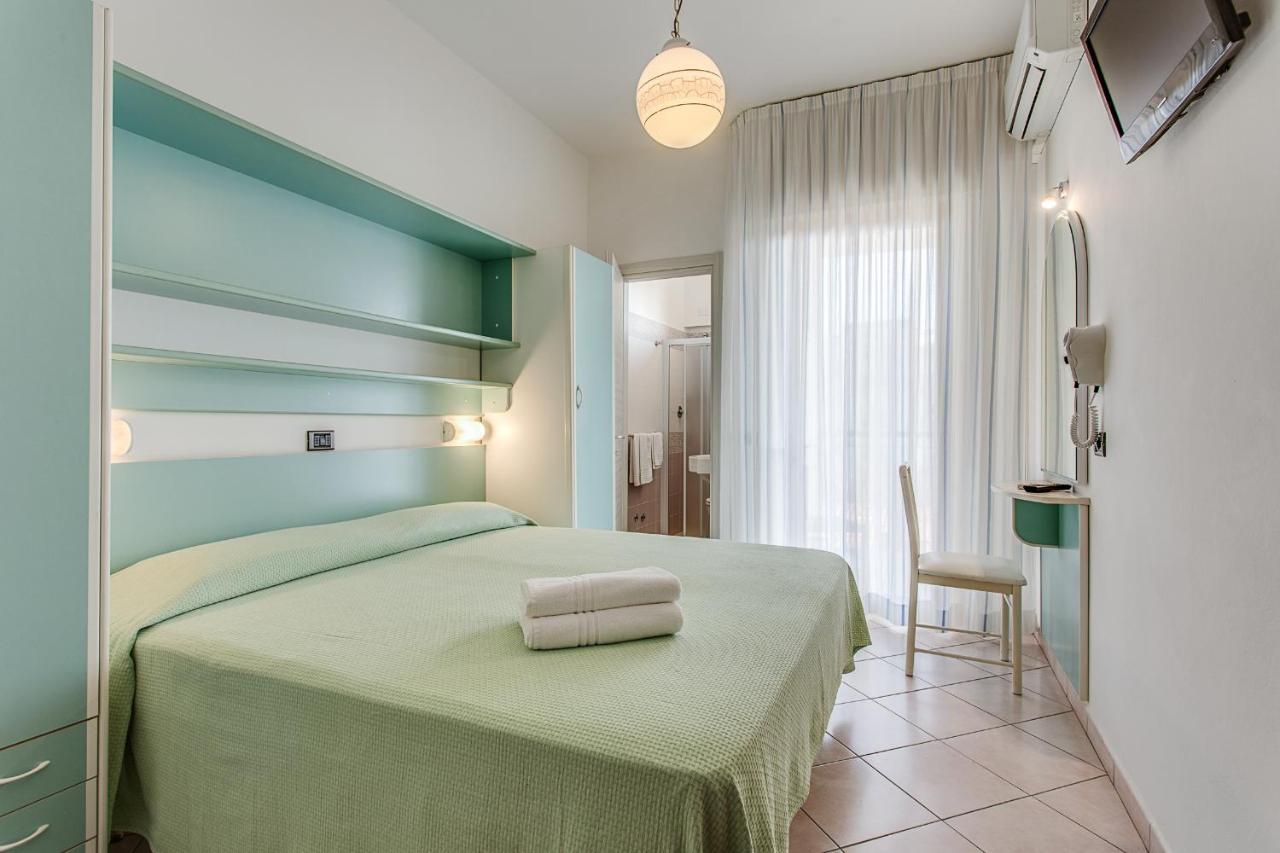 Hotel Costaverde Cesenatico Exteriör bild